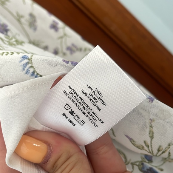 Express | Floral Blouse - Picture 5 of 5